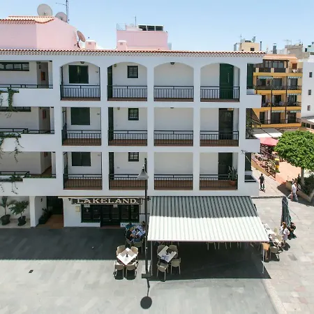 The Midpoint: Coastal Life Between The Two Beaches Apartman Arona